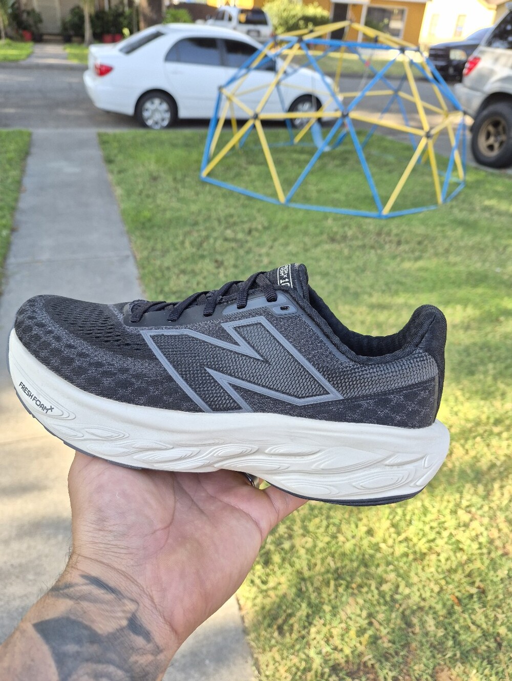 New Balance 1080v14 Wonans  Running Shoe Sz 9